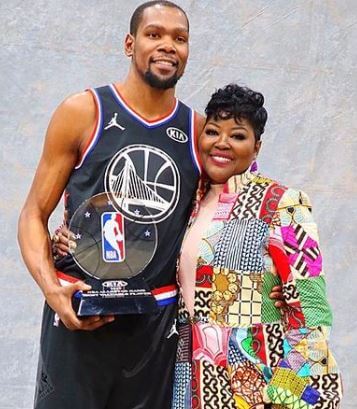 Wanda Durant with her son Kevin Durant.
